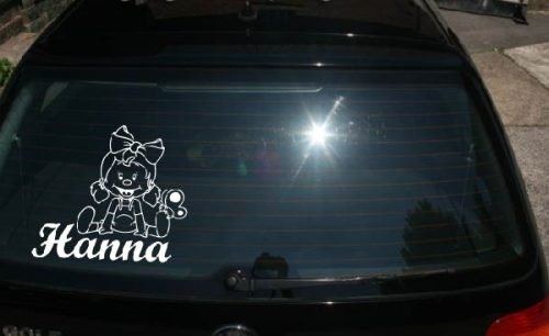 Autómatrica, Baba a kocsiban, Kislány pillangóval