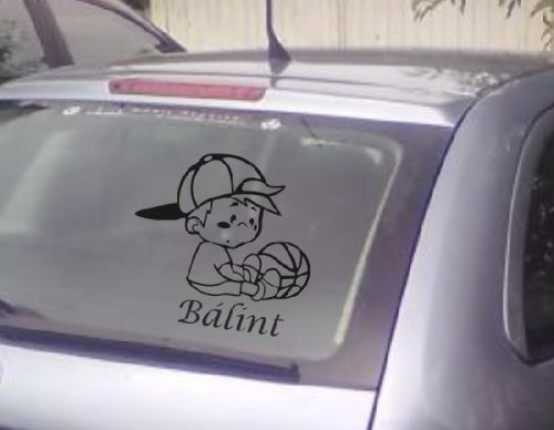 Autómatrica, Baba a kocsiban, Fiú labdával