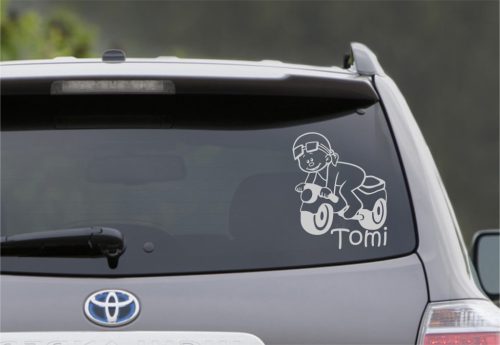 Motoros kisfiú autósmatrica