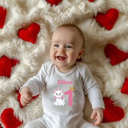 Cicás névre szóló baba body – 100 % pamut személyre szabott szülinapi body